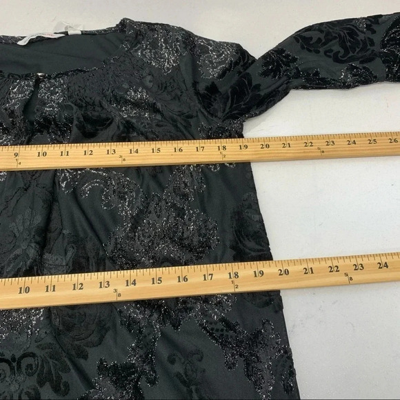 Isaac  Mizrahi Black Velvet Top‎ XS  Silver Sparkle Bell Sleeve Boho Whimsy Goth - Picture 13 of 14